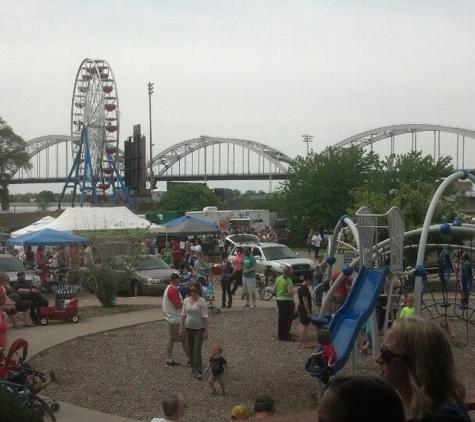 Freight House Farmers Market - Davenport, IA