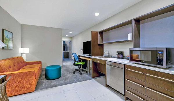 Home2 Suites by Hilton Minneapolis Downtown - Minneapolis, MN