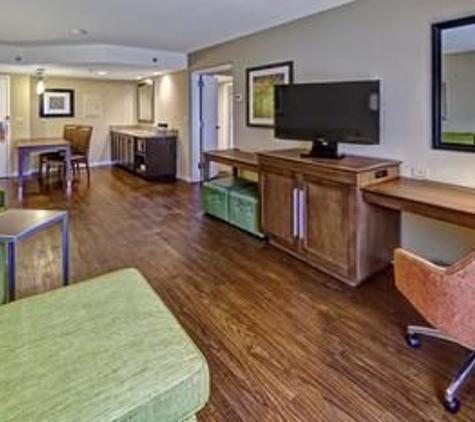 Hampton Inn & Suites Asheville-I-26 - Fletcher, NC
