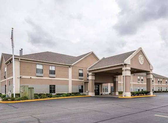 Days Inn by Wyndham Kentland - Kentland, IN