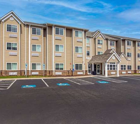 Microtel Inn & Suites by Wyndham Manchester - Manchester, TN