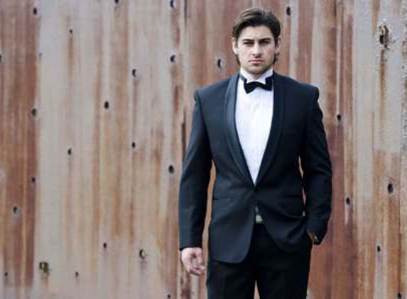 Bonanno's Menswear & Gifts - Fairy Meadow, NSW. Suits Wollongong