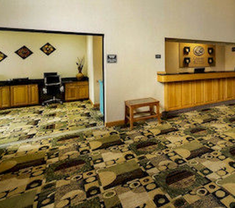 Baymont Inn & Suites - Marion, IL