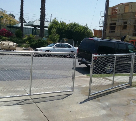 Ochoa's Budget Fence Co. - Los Angeles, CA. Custom chain link gate.