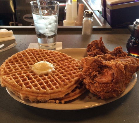 Lo-Lo's Chicken and Waffles - Scottsdale, AZ