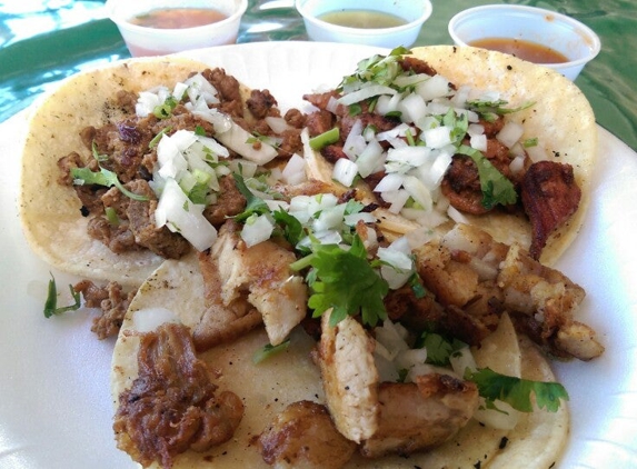 Restaurant Taqueria La Chispita - North Hollywood, CA