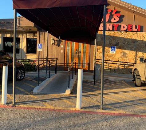Cindi's NY Deli & Restaurant - Dallas, TX