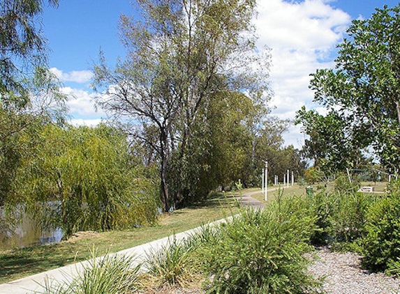 Panache Property - Dalby, QLD. Bike & walking path beside Myall Creek