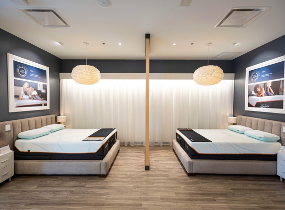 Tempur-Pedic Flagship Store - Farmington, CT