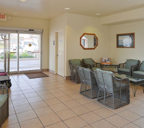 Edgewater Inn & Suites - Pismo Beach, CA