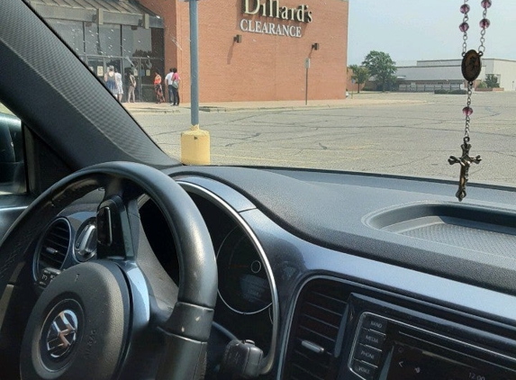 Dillard's - Wichita, KS