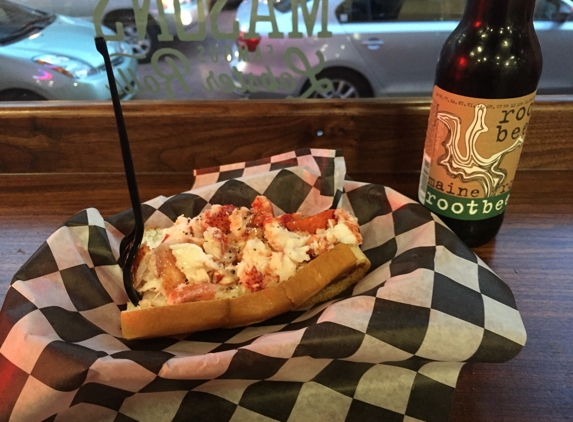 Mason's Famous Lobster Rolls - Annapolis, MD