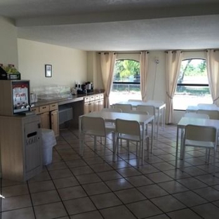 Country Hearth Inns and Suites - Kissimmee, FL