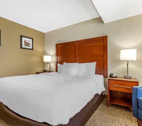 Comfort Inn & Suites Phoenix North / Deer Valley - Phoenix, AZ