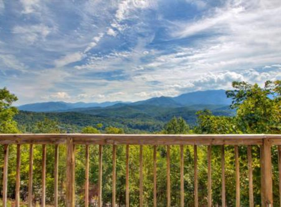 Auntie Belham's Cabin Rentals - Pigeon Forge, TN