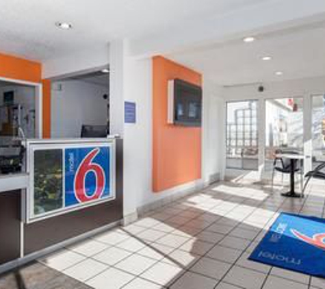 Motel 6 - Hayward, CA