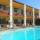 Super 8 by Wyndham Santa Cruz/Beach Boardwalk East - Hotels