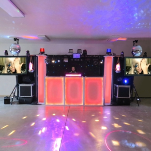 A First Class DJ & Karaoke Service - Willard, OH