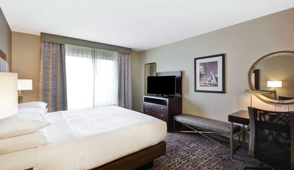 DoubleTree by Hilton Chicago Midway Airport - Chicago, IL