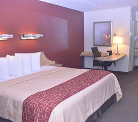 Red Roof Inn - Baton Rouge, LA