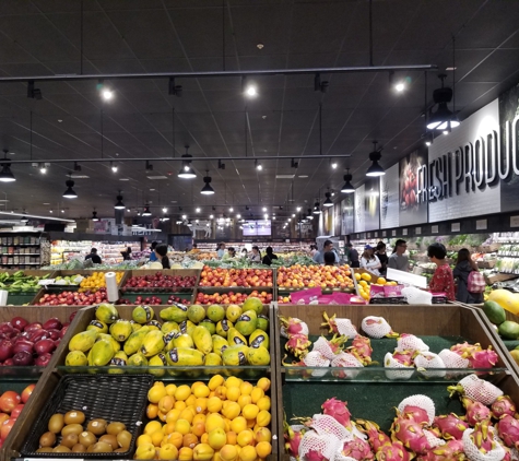 H Mart - Arcadia, CA. A wide variety of produce