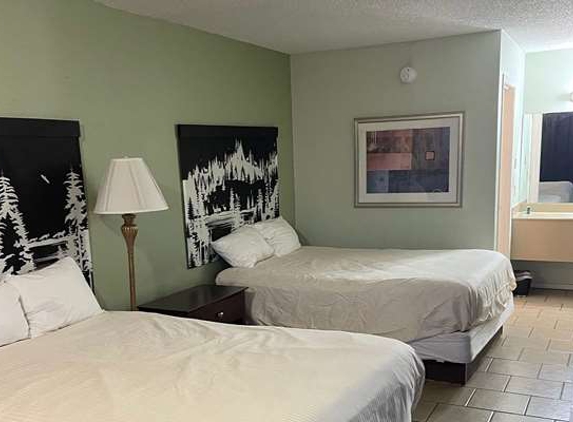 Days Inn by Wyndham Branson Near Theatre District - Branson, MO