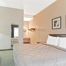 Days Inn by Wyndham Federal Way - Motels