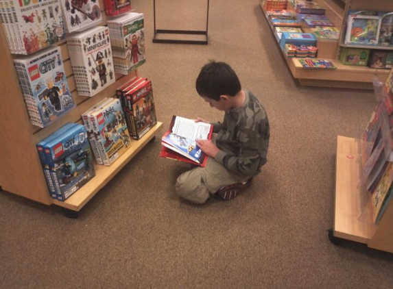 Barnes & Noble Booksellers - Dallas, TX