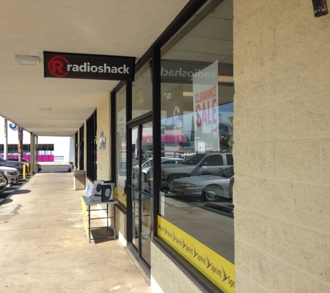 RadioShack - Burbank, CA