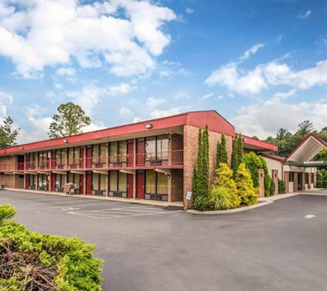 Econo Lodge - Fletcher, NC