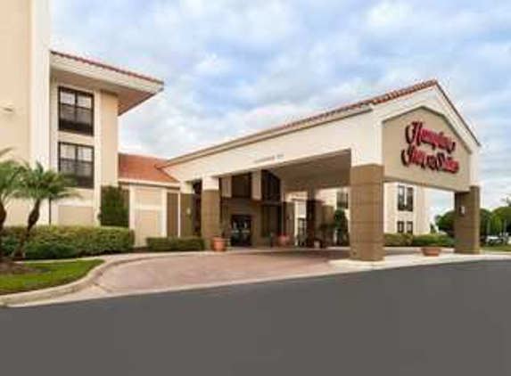 Hampton Inn & Suites Orlando/East UCF Area - Orlando, FL
