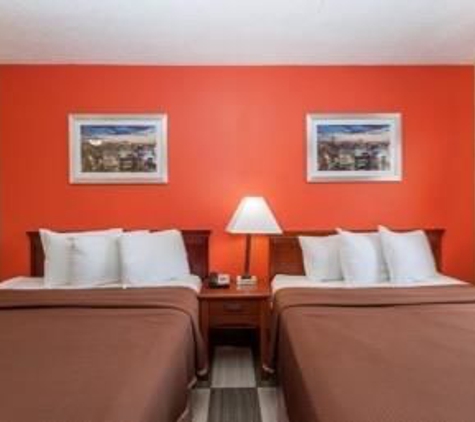 Travelodge by Wyndham Jersey City - Jersey City, NJ