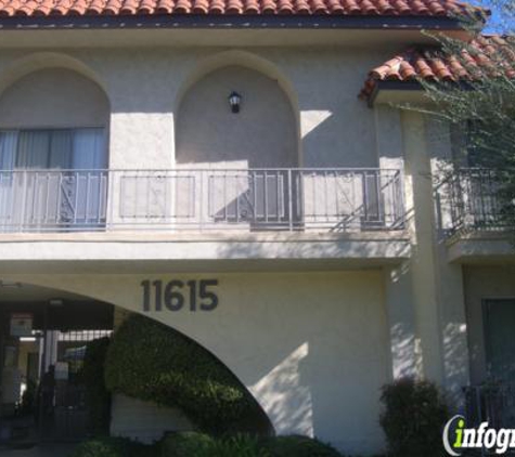 Riverside Villa Apartments - North Hollywood, CA