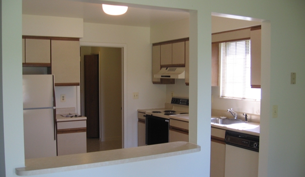 Rolling Hills Apartments - Lapeer, MI