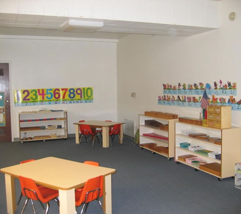 Hillcrest Montessori School - Pasadena, CA