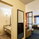 Comfort Suites East - Motels