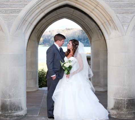 Gruen Photo & Design - Asheville, NC. Asheville Wedding Photography at Lake Junaluska