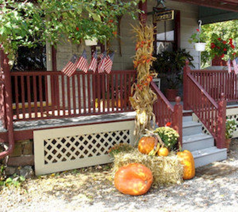 Country Hearth Bed & Breakfast - New Holland, PA