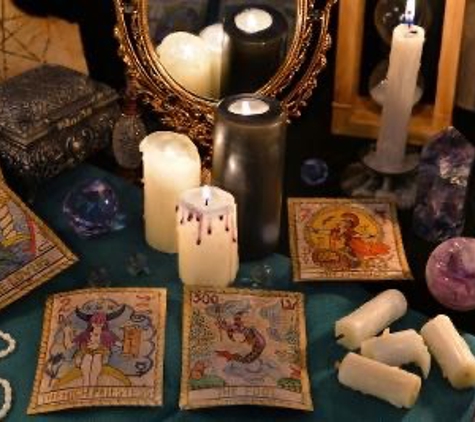 Twin Flame Specialist & Tarot by Aerial