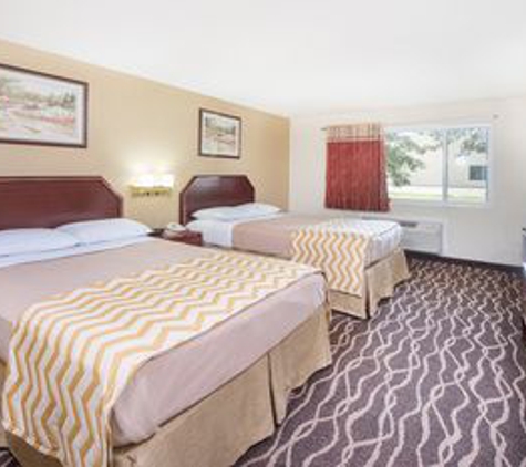 Travelodge by Wyndham Terre Haute - Terre Haute, IN