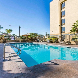 Comfort Inn Anaheim Resort - Anaheim, CA