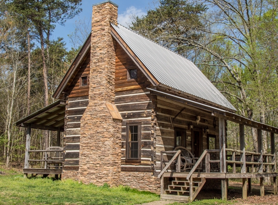 Bear Creek Log Cabins - Fort Payne, AL