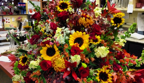 Sherwood Fair Oaks Village Florist - Fair Oaks, CA