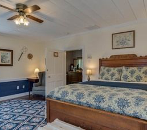 Carrier Houses Bed & Breakfast - Rutherfordton, NC