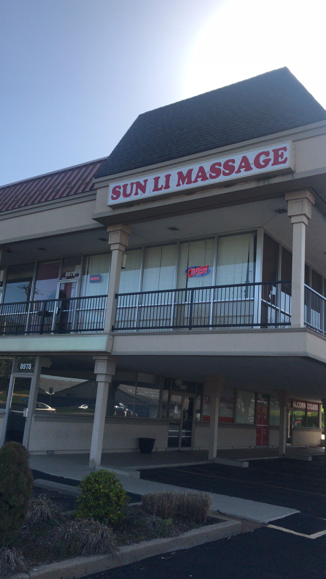 Sun Li Massage 8970 Watson Rd, St. Louis, MO 63119 - www.bagssaleusa.com