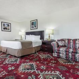 Travelodge by Wyndham Laramie - Laramie, WY