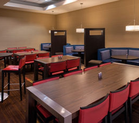 Courtyard by Marriott - Oxnard, CA