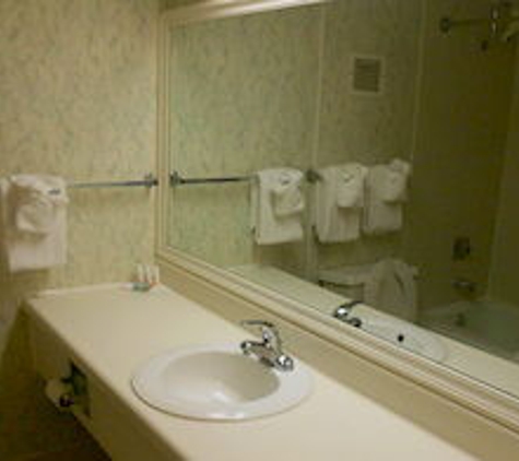 Travelodge - Peoria, IL