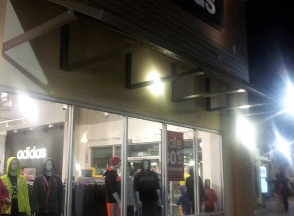 Adidas Outlet Store - Chandler, AZ