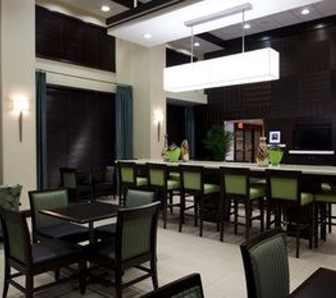 Hampton Inn & Suites Los Angeles/Hollywood - Los Angeles, CA